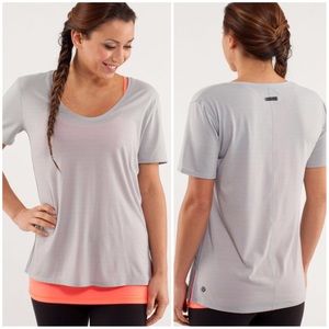 Lululemon • Heathered Silver Not So Basic Gym Tee Size 6/8